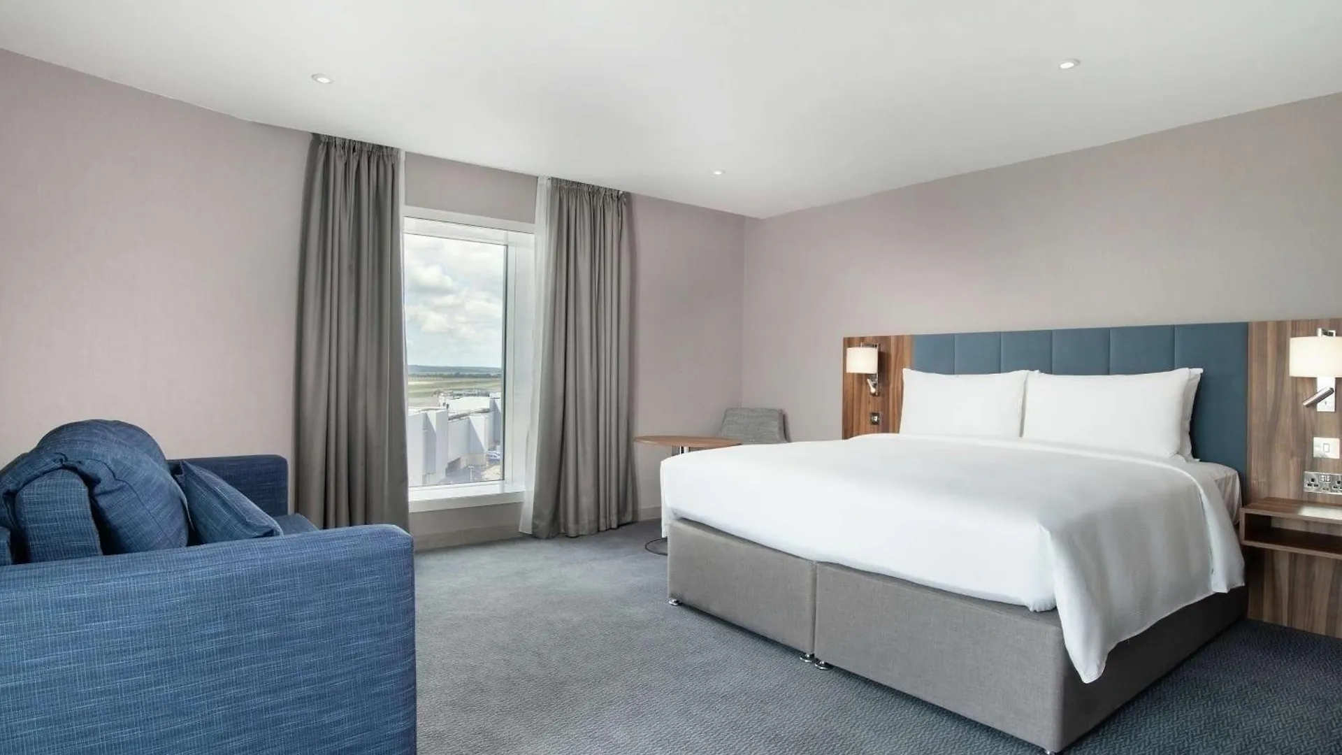 הית'רו Hilton Garden Inn London Heathrow Terminal 2 And 3 4*,  בריטניה