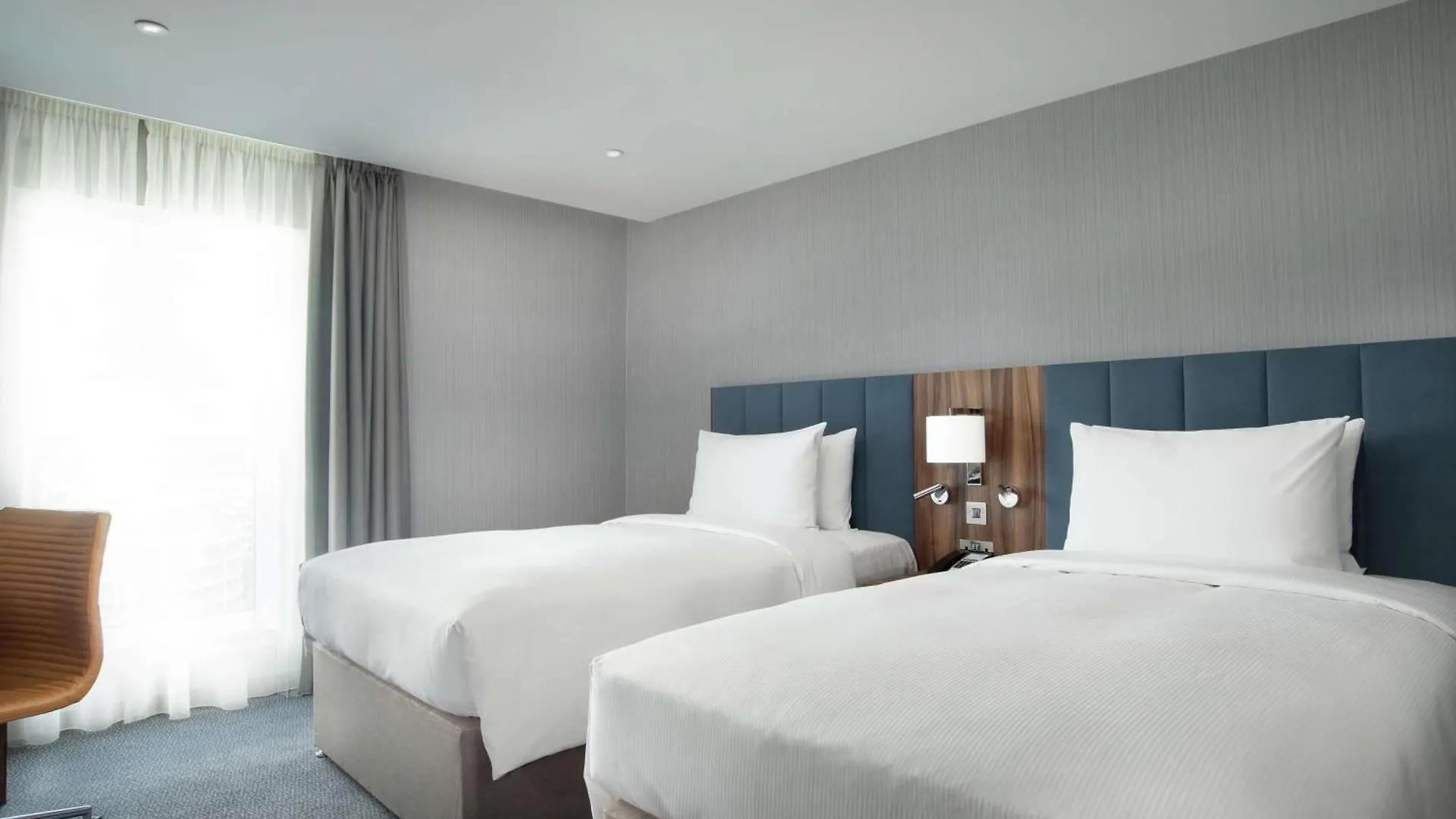 הית'רו Hilton Garden Inn London Heathrow Terminal 2 And 3 בריטניה