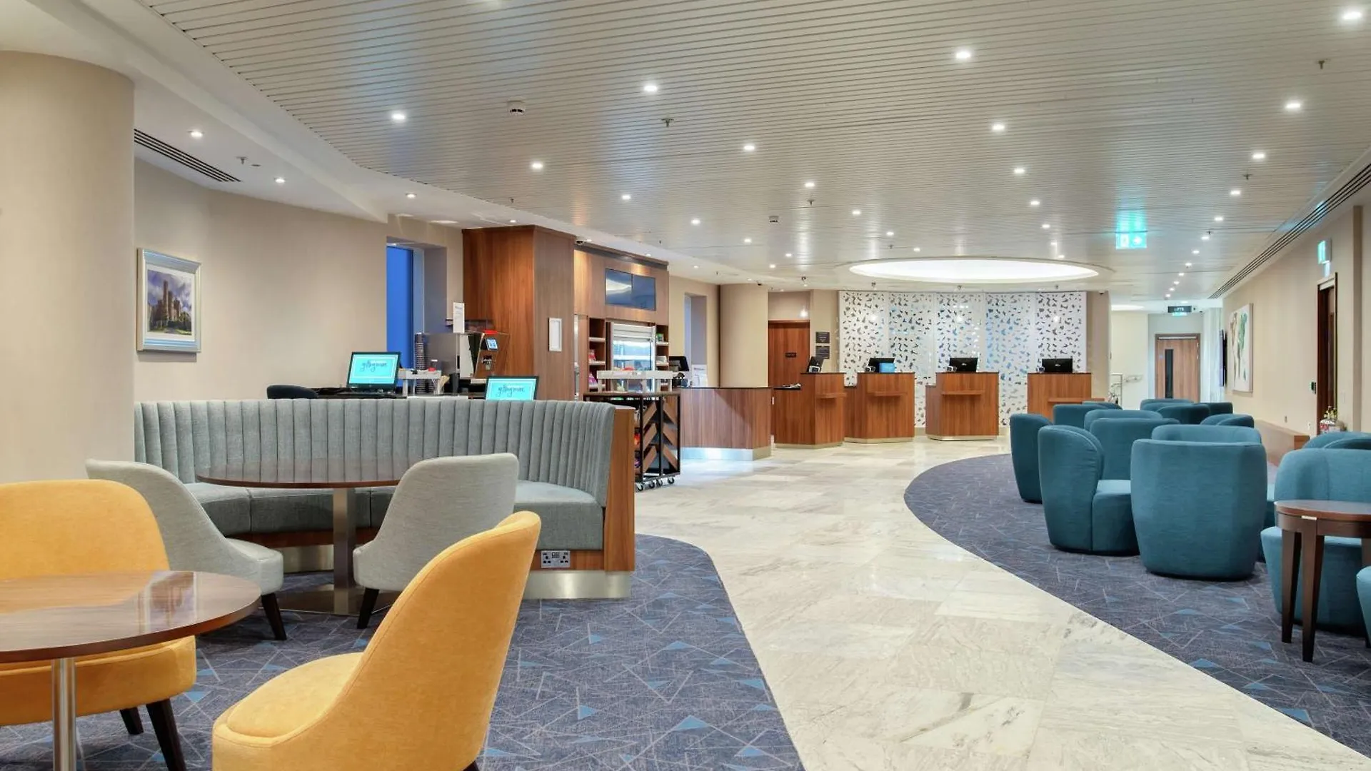 הית'רו Hilton Garden Inn London Heathrow Terminal 2 And 3 4*,